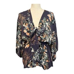 Boutique Wanderlux Mesa Tye Front Floral Puff Sleeve Blouse size XS‎